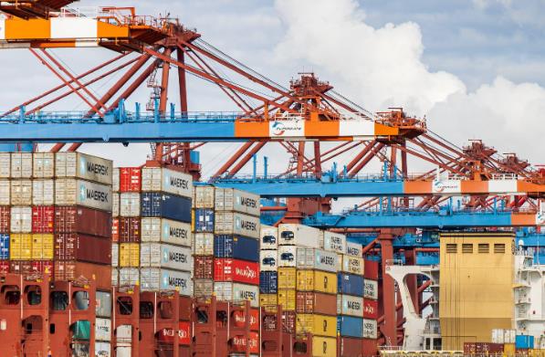 在國際貨運全球物流網絡崛起的進程中，科技創新是關鍵推動因素之一