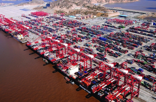 國際物流公司為跨國企業提供了跨境運輸、物流管理等服務