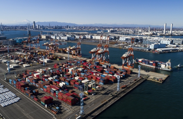 上海貨代公司如何憑借其智慧與策略，在激烈的競(jìng)爭(zhēng)中脫穎而出