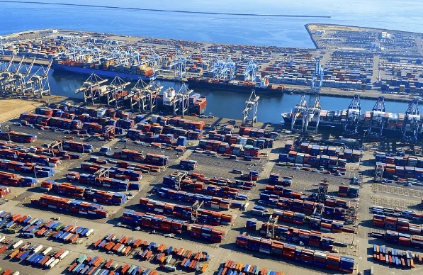 隨著全球貿易的不斷發展，貨運代理行業也面臨著新的挑戰和機遇